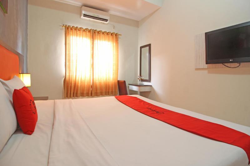 Reddoorz Plus Near Keraton Solo Exterior photo